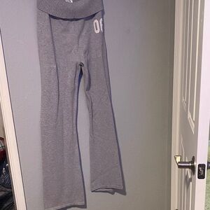 Aeropostale gray sweater leggings